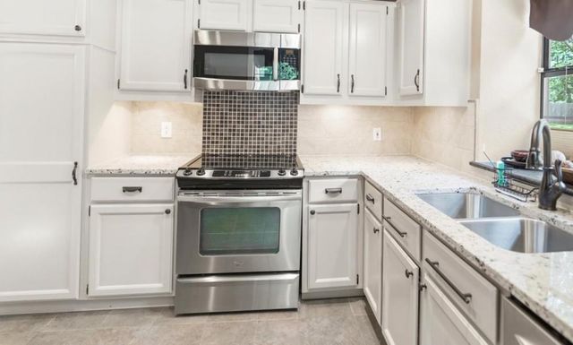 10819 Crown Colony DR 40, Austin, TX 78747
