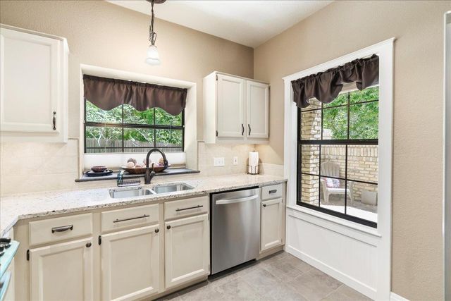 10819 Crown Colony DR 40, Austin, TX 78747