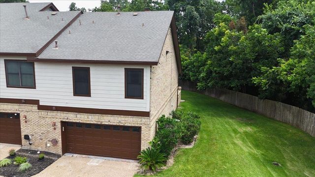 10819 Crown Colony DR 40, Austin, TX 78747