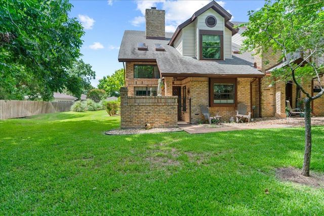 10819 Crown Colony DR 40, Austin, TX 78747