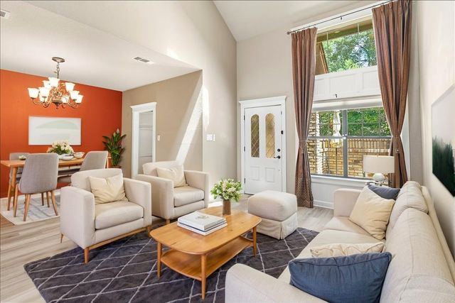 10819 Crown Colony DR 40, Austin, TX 78747