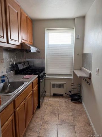 138-36 68th Drive 1B, Kew Garden Hills, NY 11367