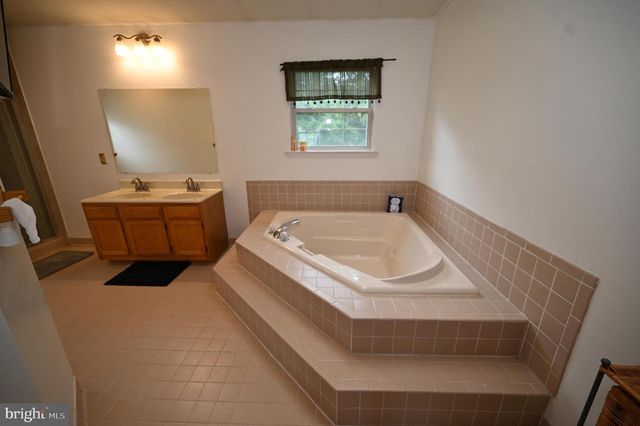 5800 BOST, Clinton, MD 20735