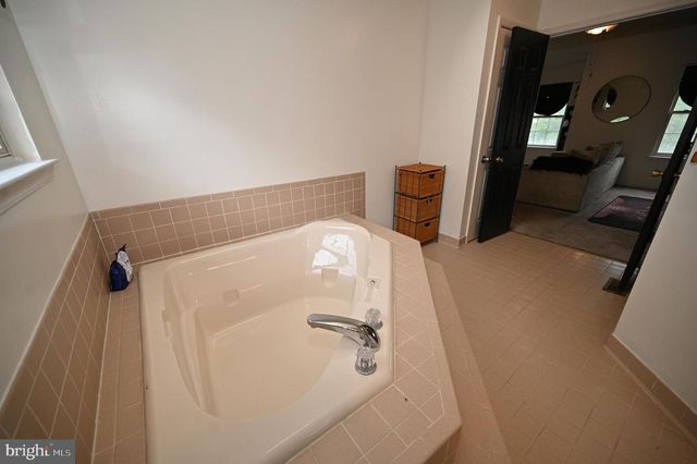 5800 BOST, Clinton, MD 20735