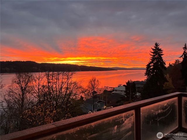 13740 42nd Avenue NE, Seattle, WA 98125