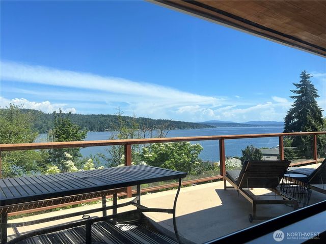 13740 42nd Avenue NE, Seattle, WA 98125