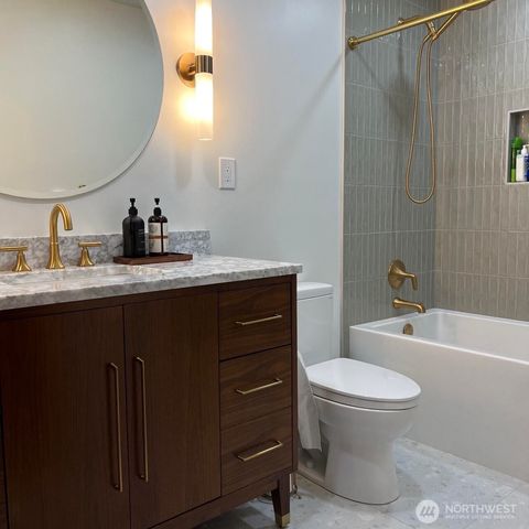 13740 42nd Avenue NE, Seattle, WA 98125