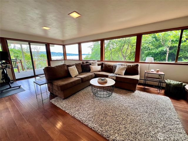 13740 42nd Avenue NE, Seattle, WA 98125