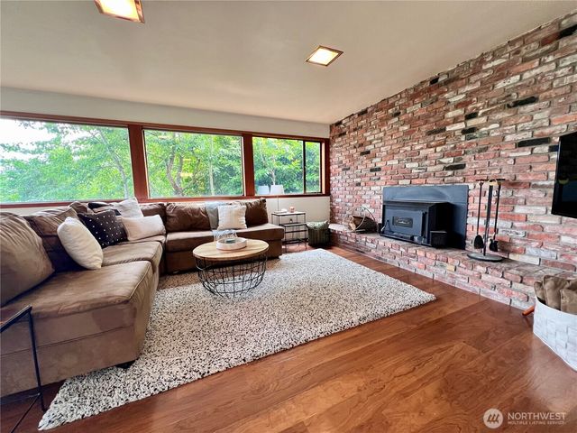 13740 42nd Avenue NE, Seattle, WA 98125