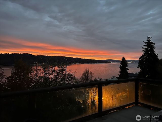 13740 42nd Avenue NE, Seattle, WA 98125