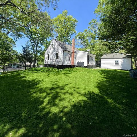 100 Maple Lane, Medford, NY 11763