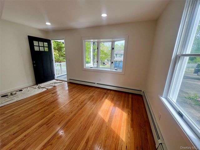 100 Maple Lane, Medford, NY 11763