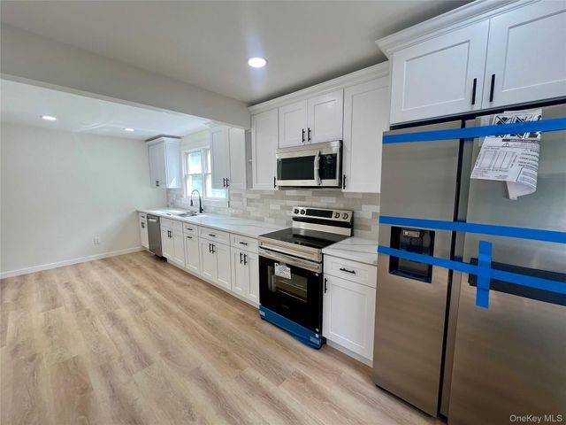 100 Maple Lane, Medford, NY 11763