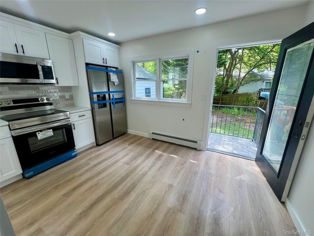 100 Maple Lane, Medford, NY 11763