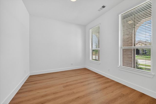 1053 Alberta Spruce Road, Fort Worth, TX 76247