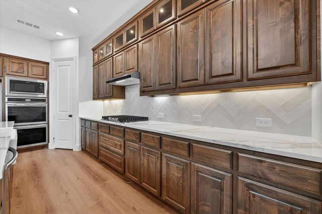1053 Alberta Spruce Road, Fort Worth, TX 76247