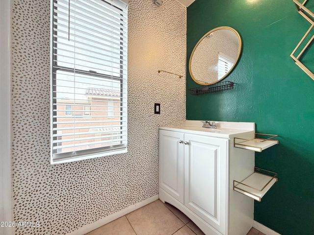 10402 N 10TH Street 3, Phoenix, AZ 85020