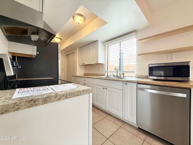 10402 N 10TH Street 3, Phoenix, AZ 85020