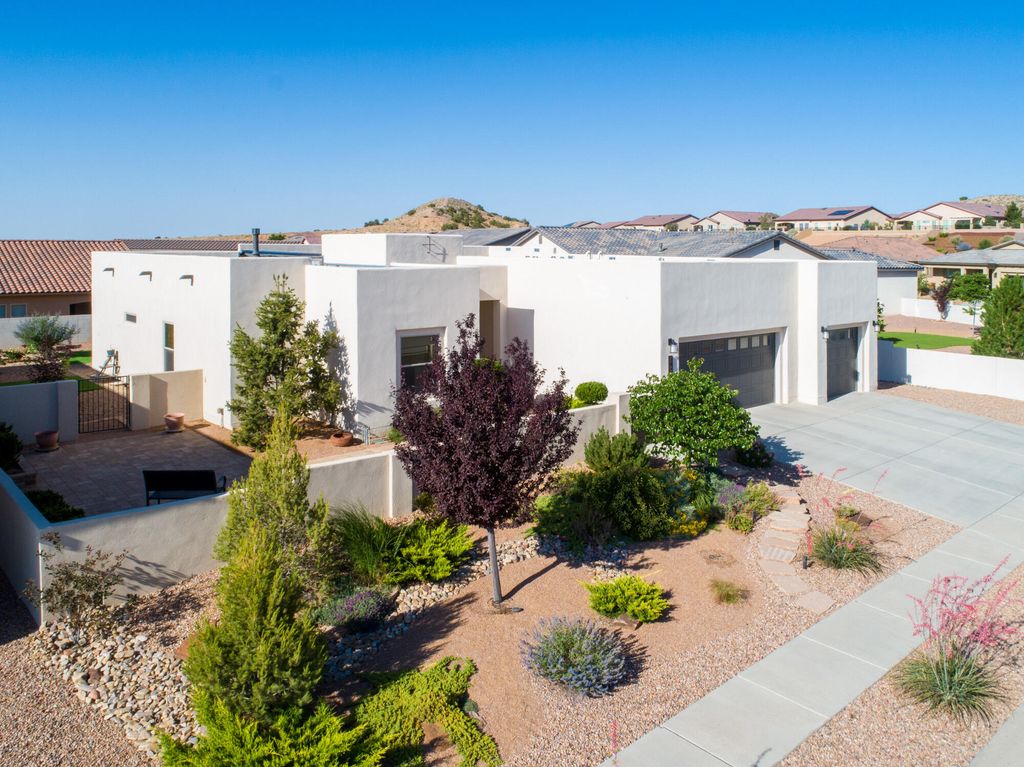 Image 3 of property listing at 1978 CASTLE PEAK Loop NE, Rio Rancho, NM 87144