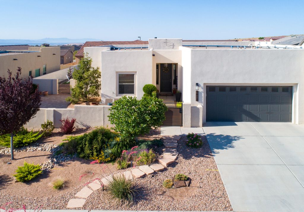 Image 4 of property listing at 1978 CASTLE PEAK Loop NE, Rio Rancho, NM 87144