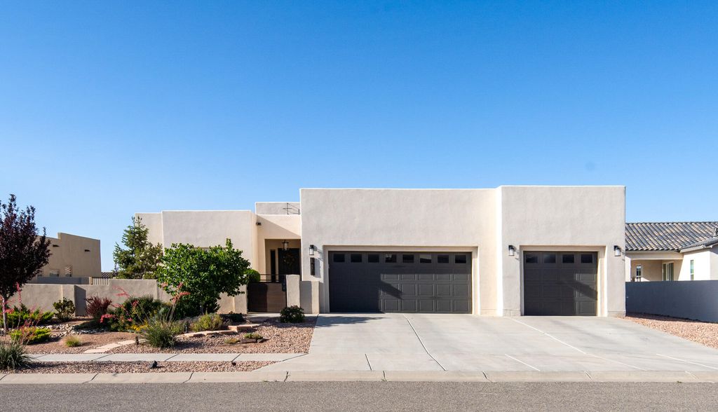 Image 5 of property listing at 1978 CASTLE PEAK Loop NE, Rio Rancho, NM 87144