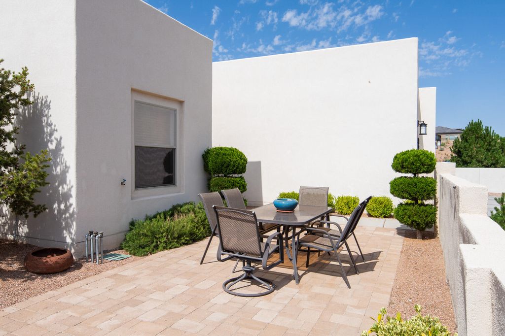 Image 8 of property listing at 1978 CASTLE PEAK Loop NE, Rio Rancho, NM 87144