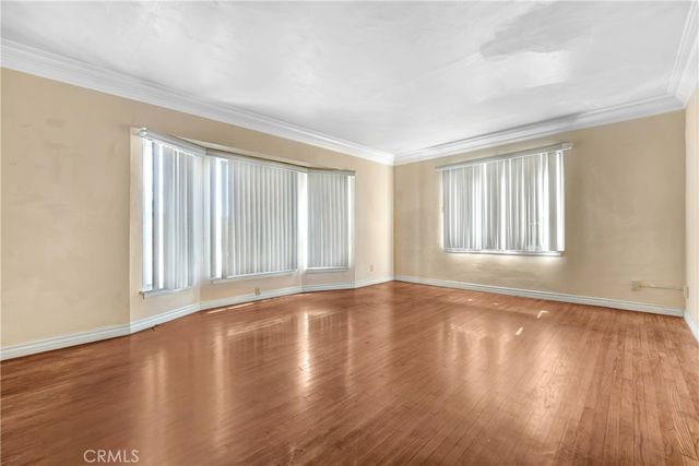 1045 Hyde Park Blvd, Inglewood, CA 90302