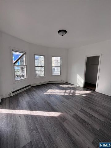 9 Sparrow Street, Paterson, NJ 07524