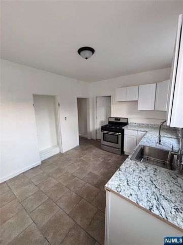 9 Sparrow Street, Paterson, NJ 07524