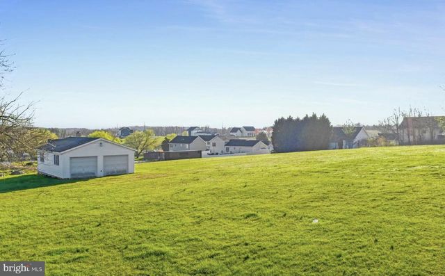 BUMBLE BEE LANE, Martinsburg, WV 25404