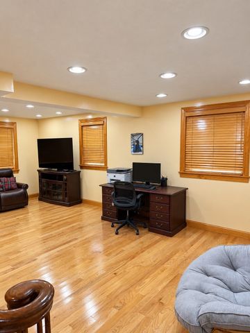 12 Pine St, Rehoboth, MA 02769