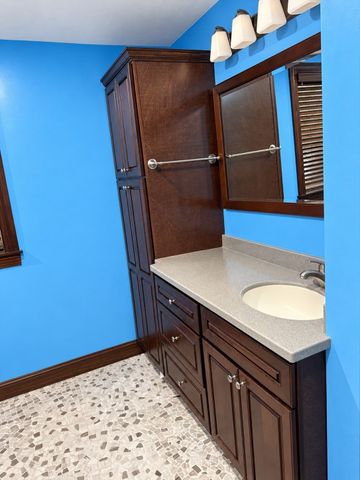 12 Pine St, Rehoboth, MA 02769