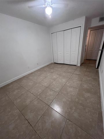 226 THORN TREE PLACE 226, Brandon, FL 33510