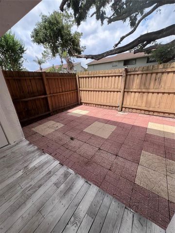 226 THORN TREE PLACE 226, Brandon, FL 33510
