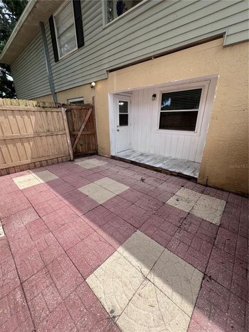 226 THORN TREE PLACE 226, Brandon, FL 33510