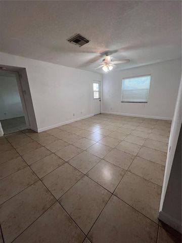 226 THORN TREE PLACE 226, Brandon, FL 33510