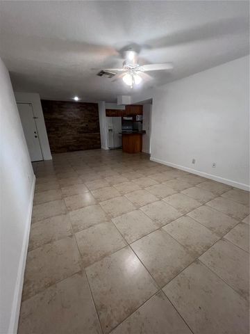 226 THORN TREE PLACE 226, Brandon, FL 33510