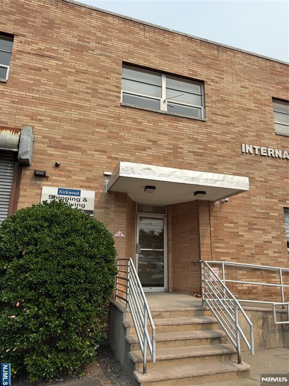 1 Teaneck Road 1, Ridgefield Park, NJ 07660