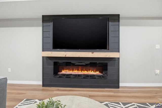 17 Main ST, Osage City, KS 66523