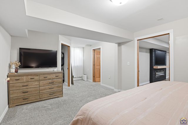 17 Main ST, Osage City, KS 66523