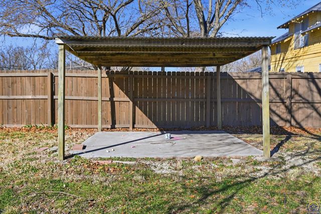 17 Main ST, Osage City, KS 66523