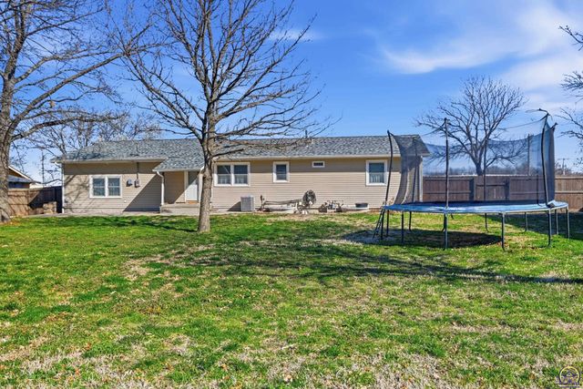 17 Main ST, Osage City, KS 66523