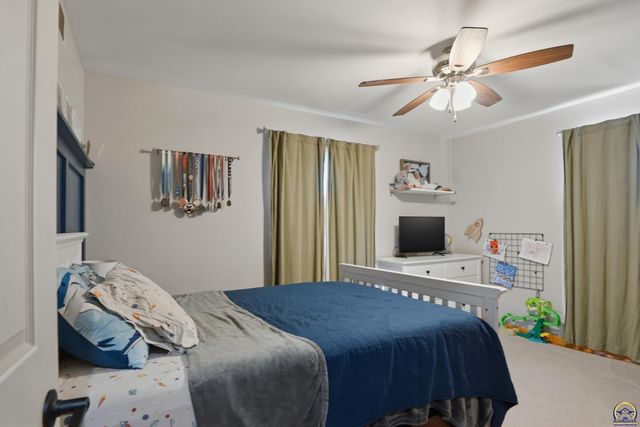 17 Main ST, Osage City, KS 66523