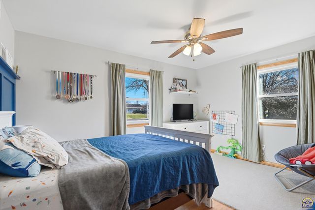 17 Main ST, Osage City, KS 66523