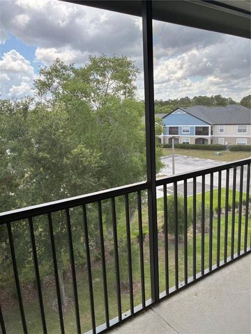 2280 WATERFALL COURT 4-302, Mount Dora, FL 32757