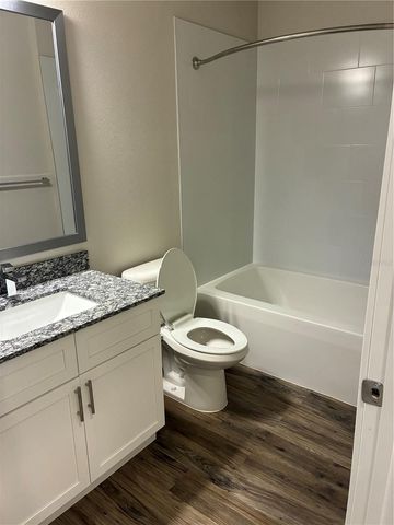 2280 WATERFALL COURT 4-302, Mount Dora, FL 32757