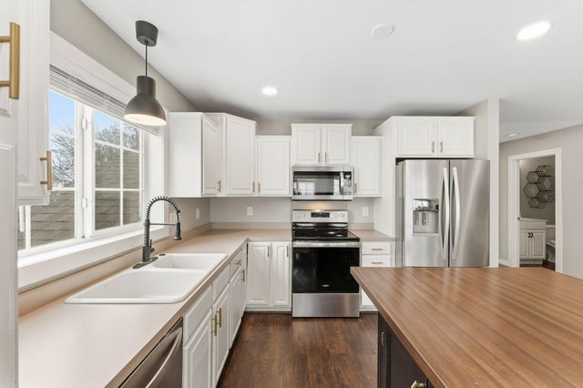 7598 Crimson Lane, Savage, MN 55378