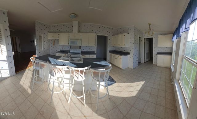 1208 Quarry Road, Castlewood, VA 24224