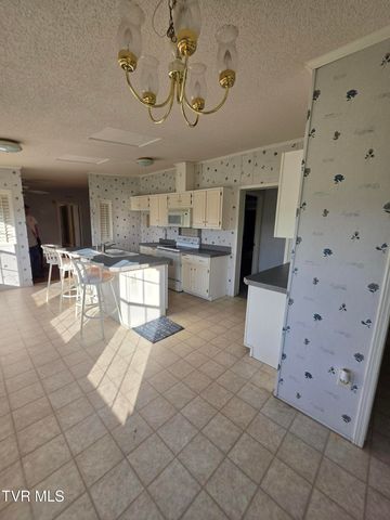 1208 Quarry Road, Castlewood, VA 24224