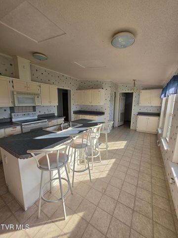 1208 Quarry Road, Castlewood, VA 24224